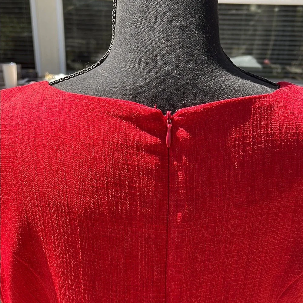 Elegant Red Ellen Tracy Sleeveless fully lined Dress. Size 14. Side pockets. - Picture 8 of 16